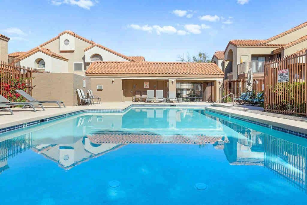 The Cool Cactus Condo With Pool And Jacuzzi تيمبي المظهر الخارجي الصورة