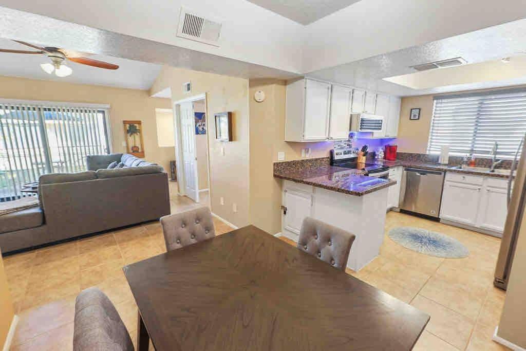 The Cool Cactus Condo With Pool And Jacuzzi تيمبي المظهر الخارجي الصورة