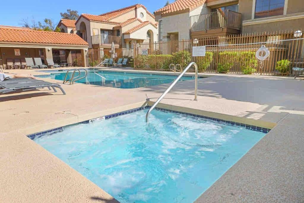 The Cool Cactus Condo With Pool And Jacuzzi تيمبي المظهر الخارجي الصورة